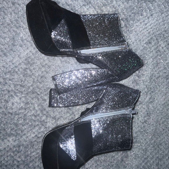 COPY - Glitter booties - Picture 2 of 6